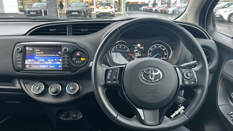 Toyota Yaris 1.5 VVT-i Design 5dr Petrol Hatchback